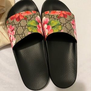 Gucci sandals